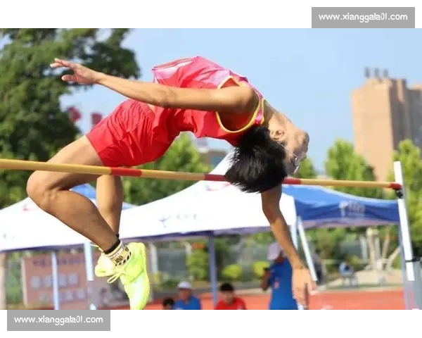 以比赛胸牌为核心，探索运动员身份象征与赛事文化的深度融合与表达