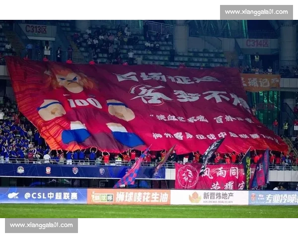 恒大足球队再度迎战强敌 力争赛季首胜 全力以赴拼搏到底